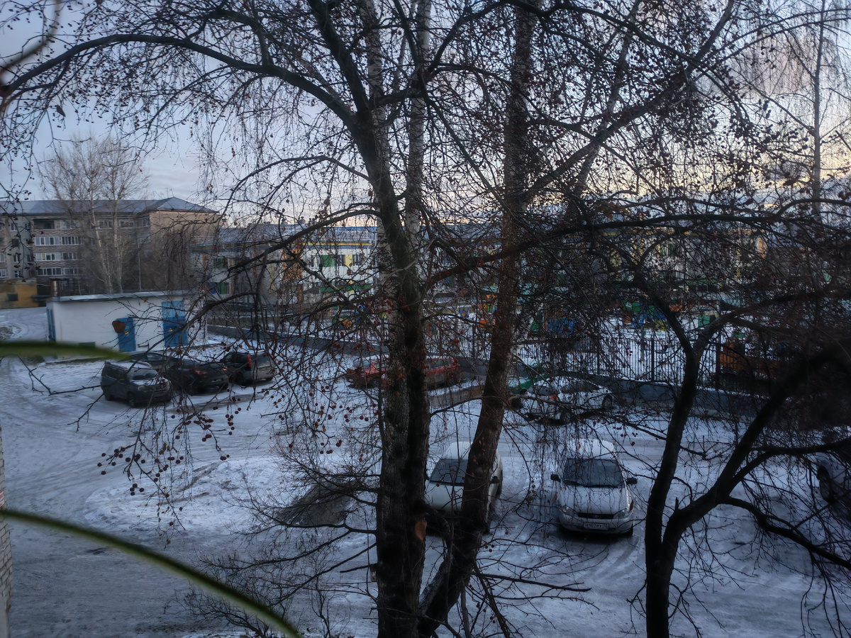  Телефон сделал фото намного светлее чем было.