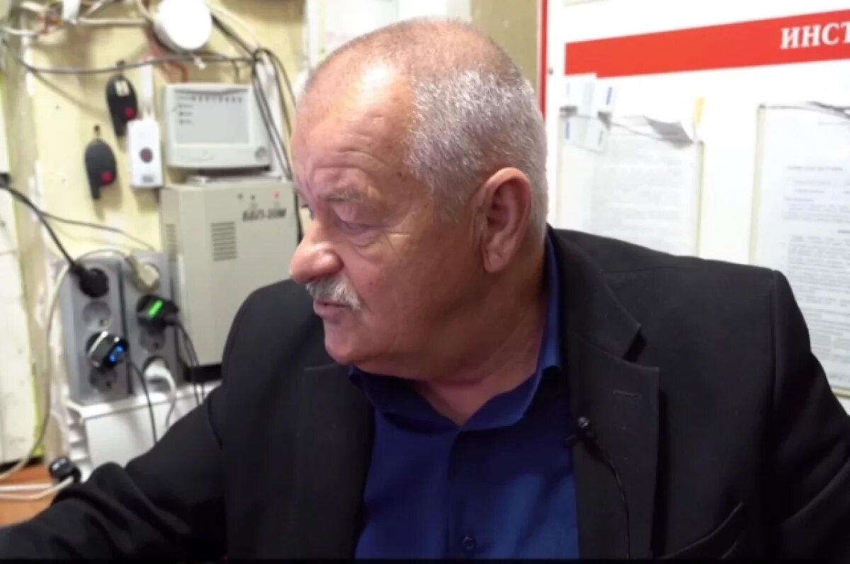    На Камчатке наградили охранника, который помог пенсионеру спасти 500 тысяч