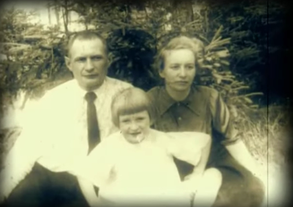 Лиза Никищихина с родителями