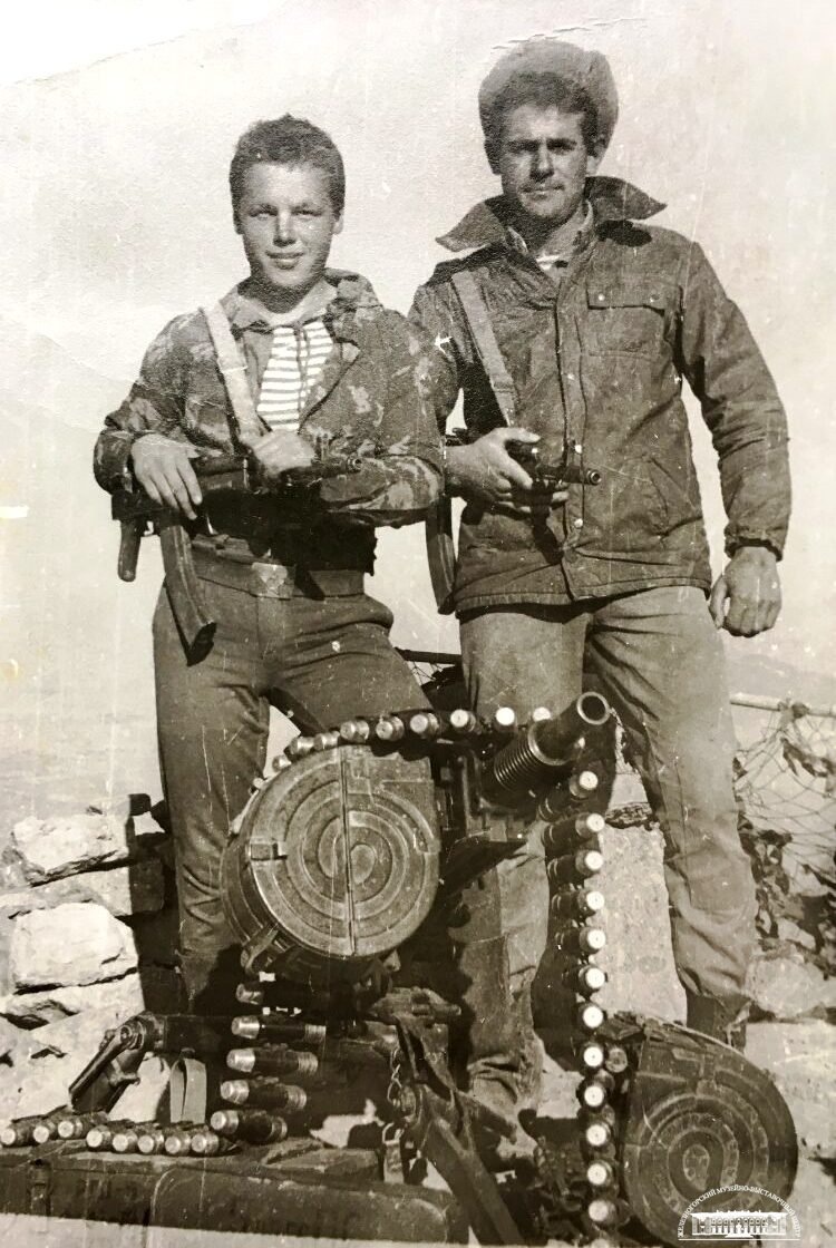 Два товарища.