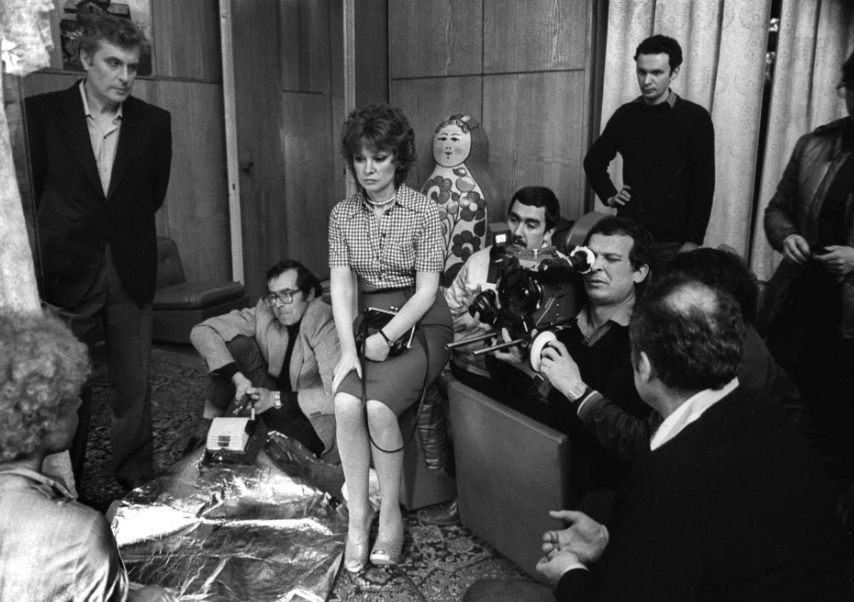 Людмиле Гурченко в этом году — 90 лет. Фото: кадр со съёмок "Вокзал для двоих"