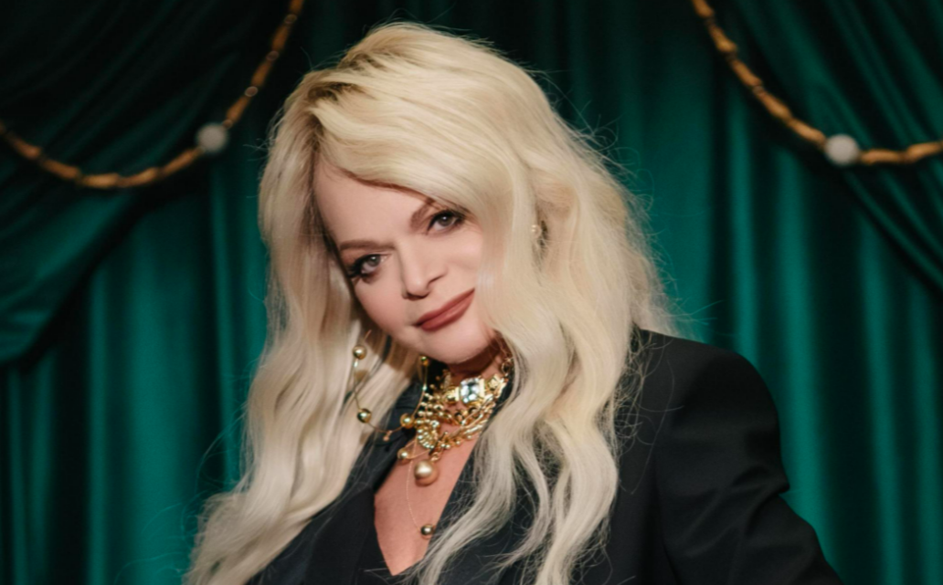 Лариса Долина