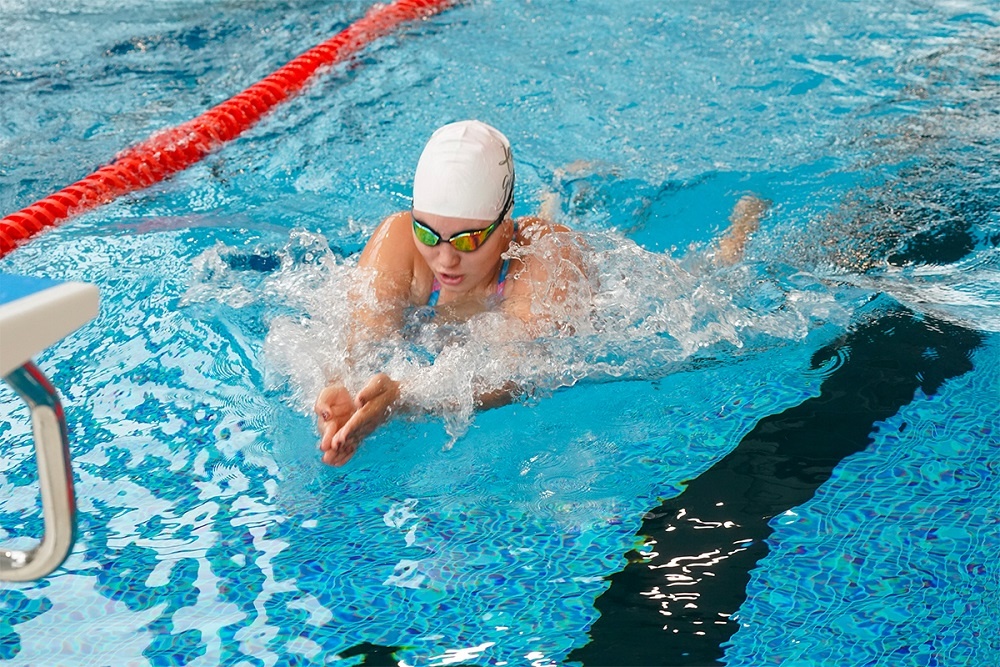    Сегодня в регионе уделяют особое внимание плаванию, строительству новых и обеспечению работы существующих бассейнов / Фото: Пресс-служба правительства Калининградской области