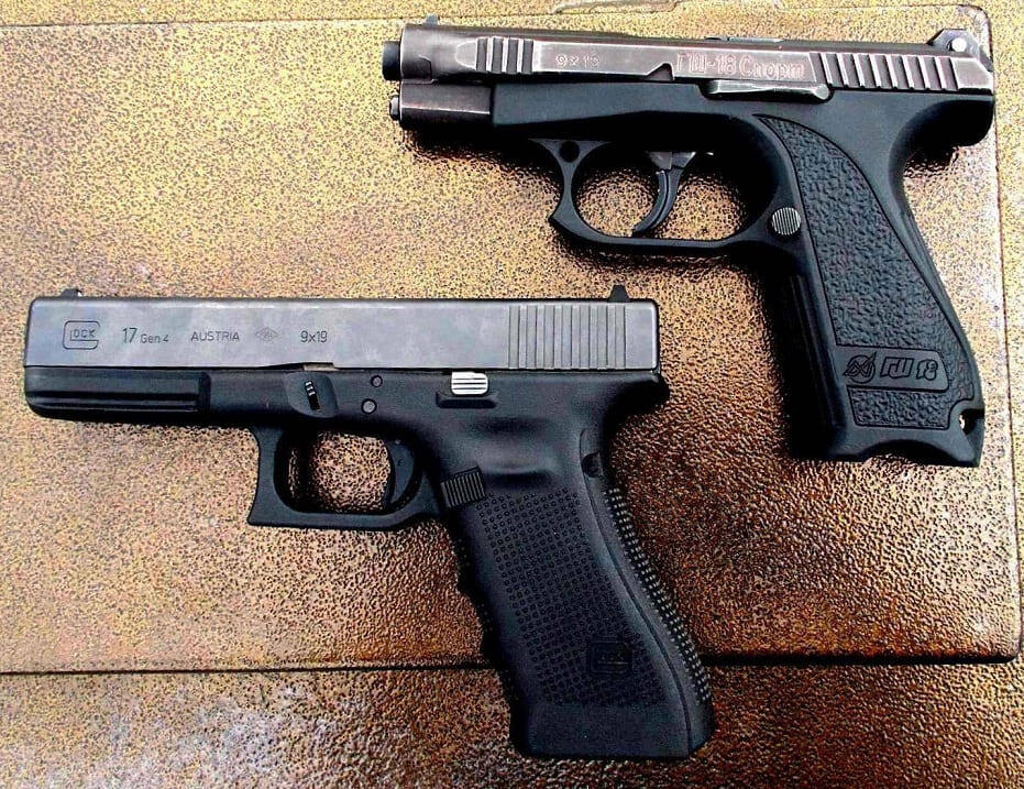 ГШ-18 (вверху) и "Глок-17" (внизу).