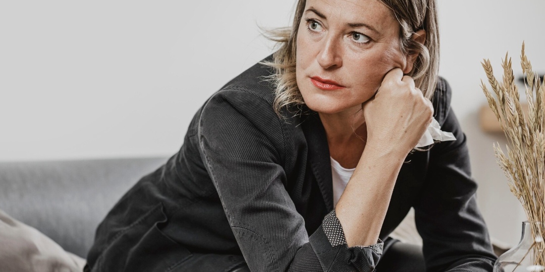 Продала квартиру, чтобы помочь сыну — а он меня выселил. История матери, которая смогла отстоять свои права.