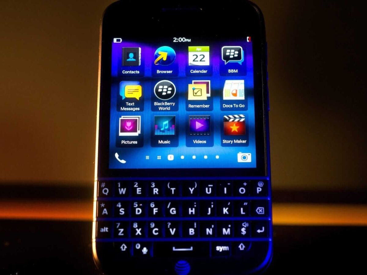    Энтузиаст создал мобильную ОС в духе BlackBerry на базе Linux