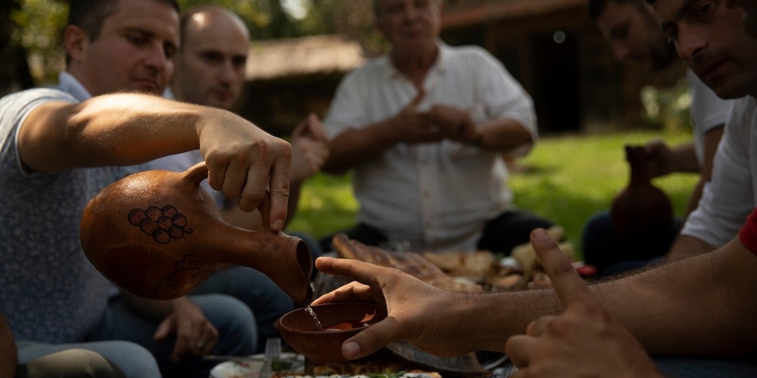 Побывала на настоящем грузинском застолье в деревне и поняла, почему их внесли в Список наследия ЮНЕСКО