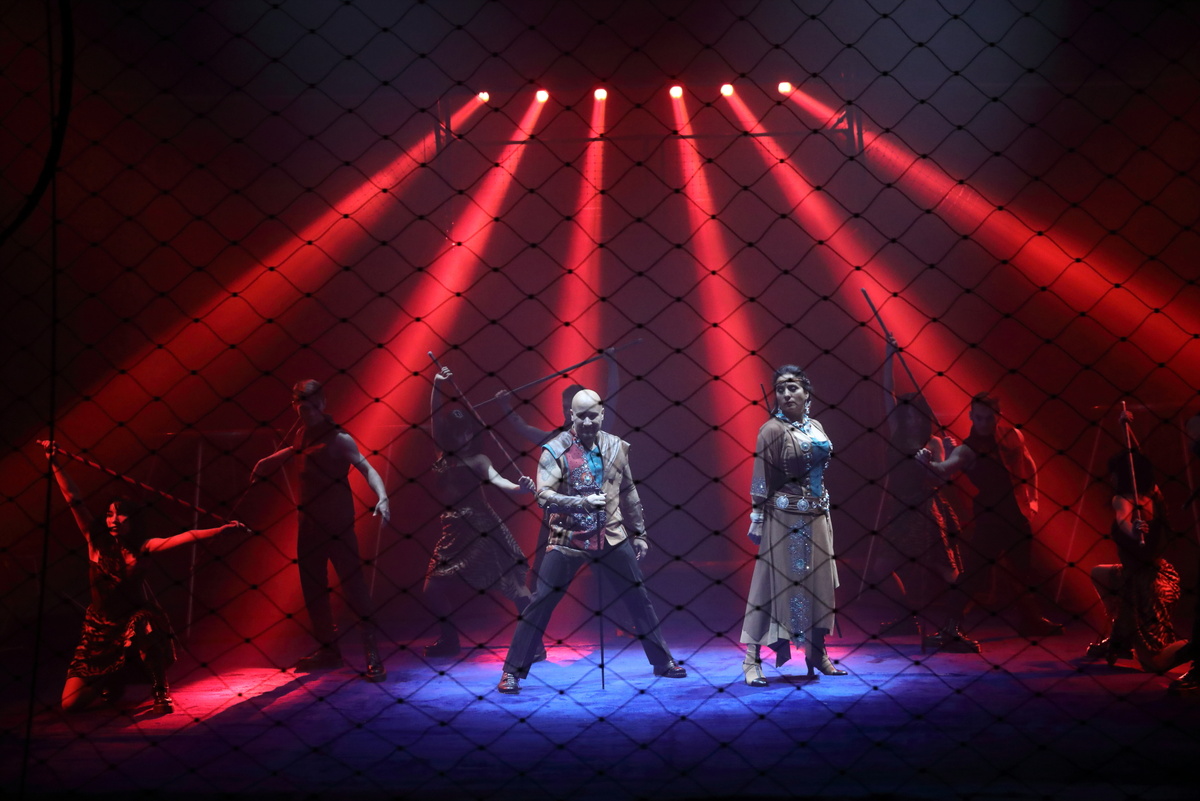 Экстрим-шоу "Одержимые", фото Казанский цирк