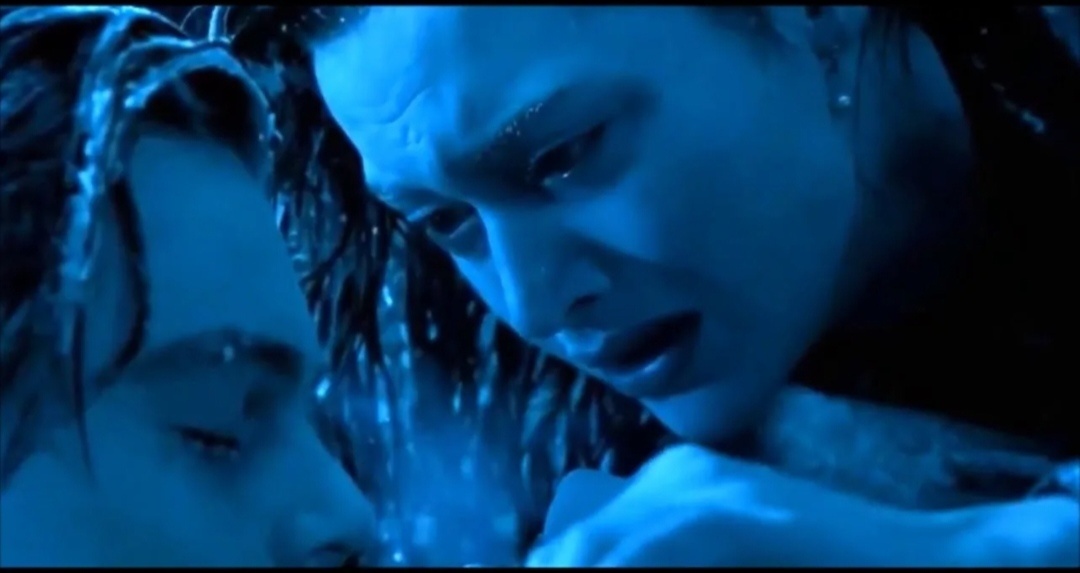 кадр фильма"Титаник"