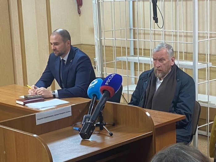 Джулай — справа. Фото из тг-канала «Право На Лево».