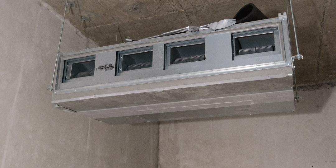 Канальный кондиционер, не хочу занижать потолок, но монтажники настаивают