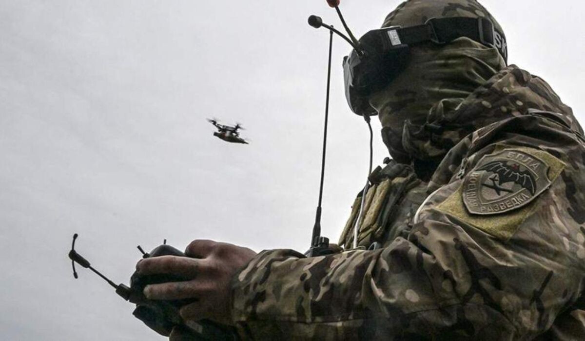     Оператор БПЛА. Источник: iz.ru Автор фото: Евгений Биятов