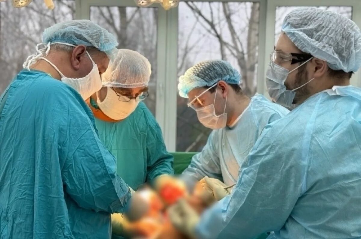    В Ижевске врачи борются за жизнь мужчины, упавшего с высоты