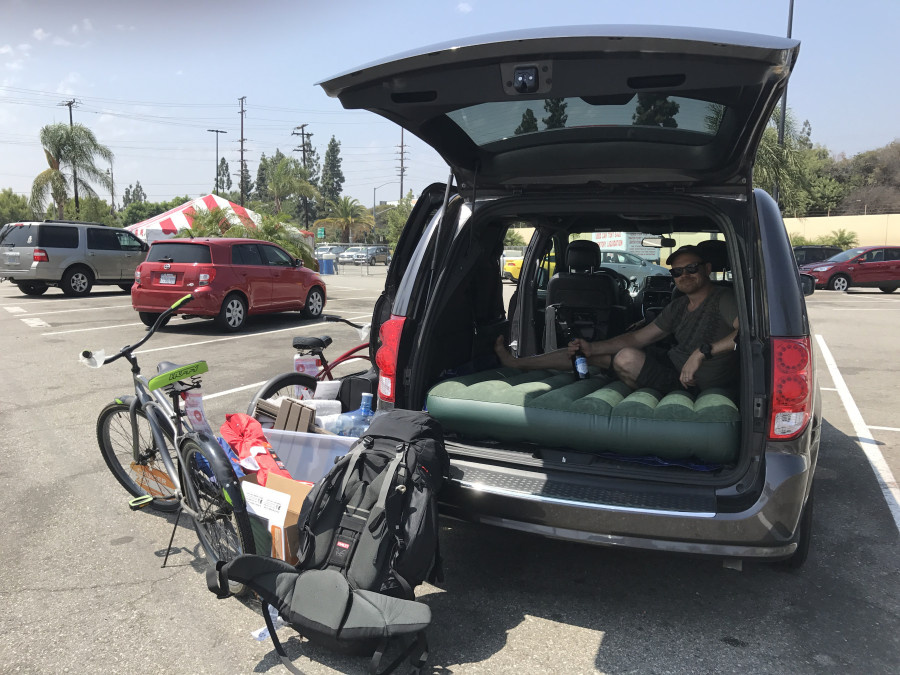 Вариант обустройства машины на Burning Man.