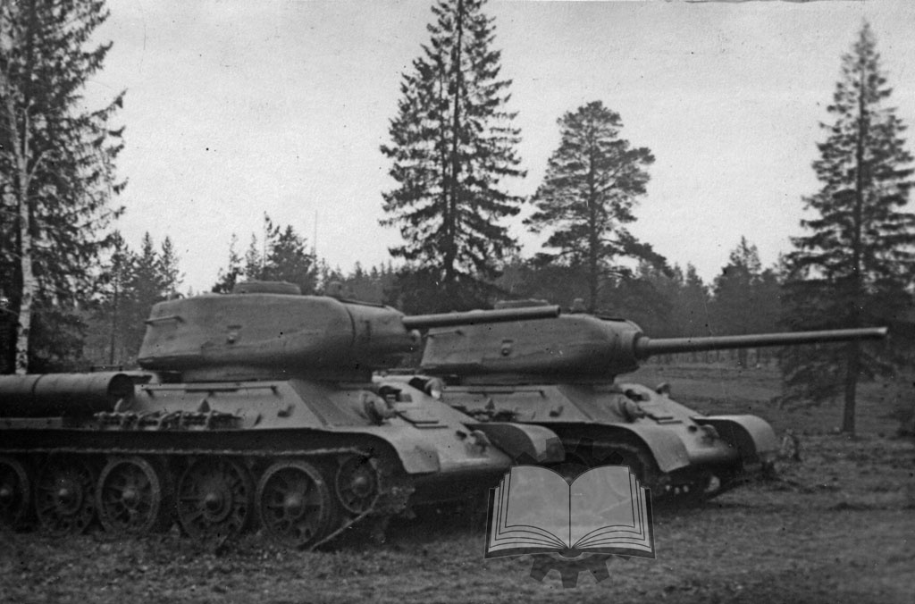 Было переделано 2 танка - 1 с пушкой Ф-34, второй с Д-5Т-85.