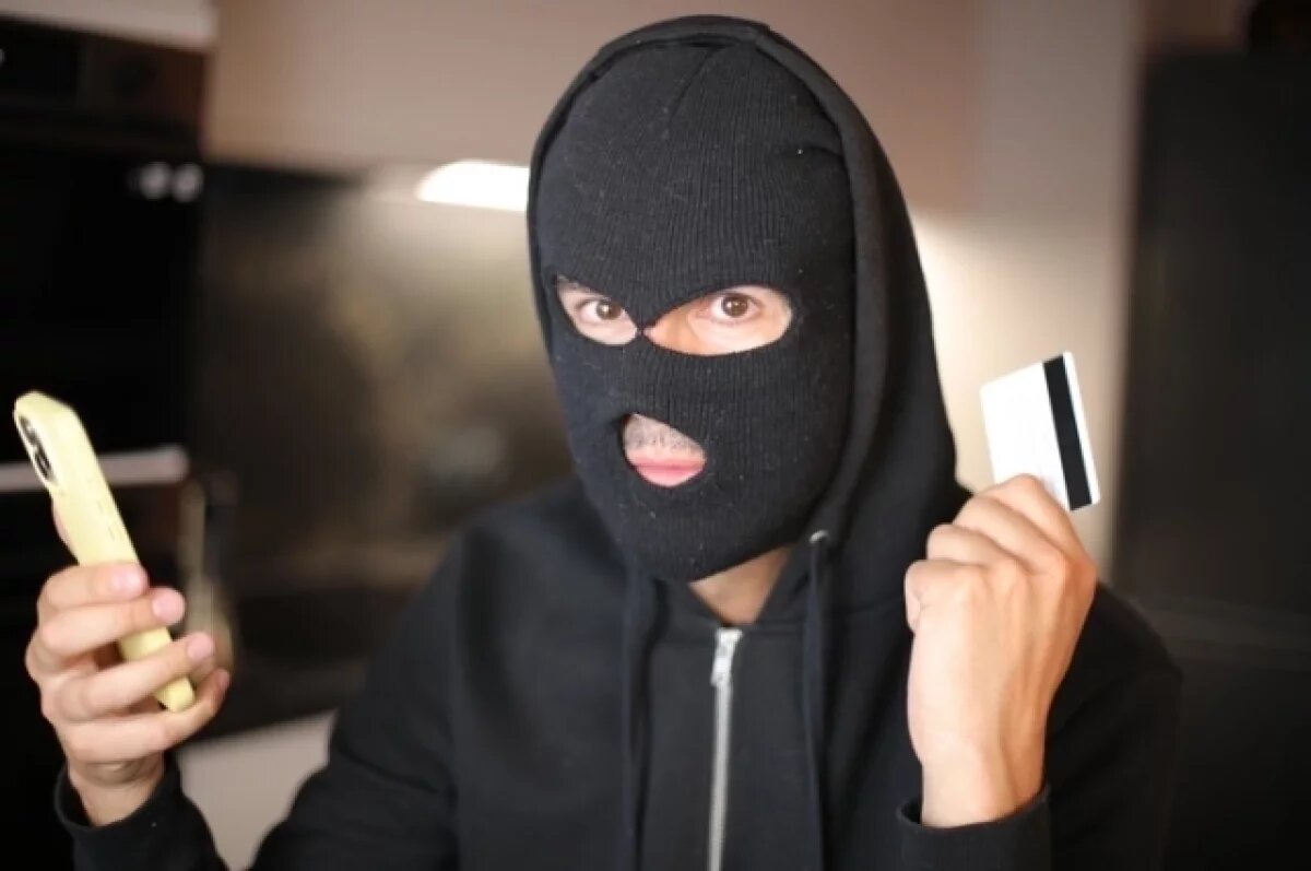    48 млн рублей перевели жители Псковской области кибермошенникам в октябре