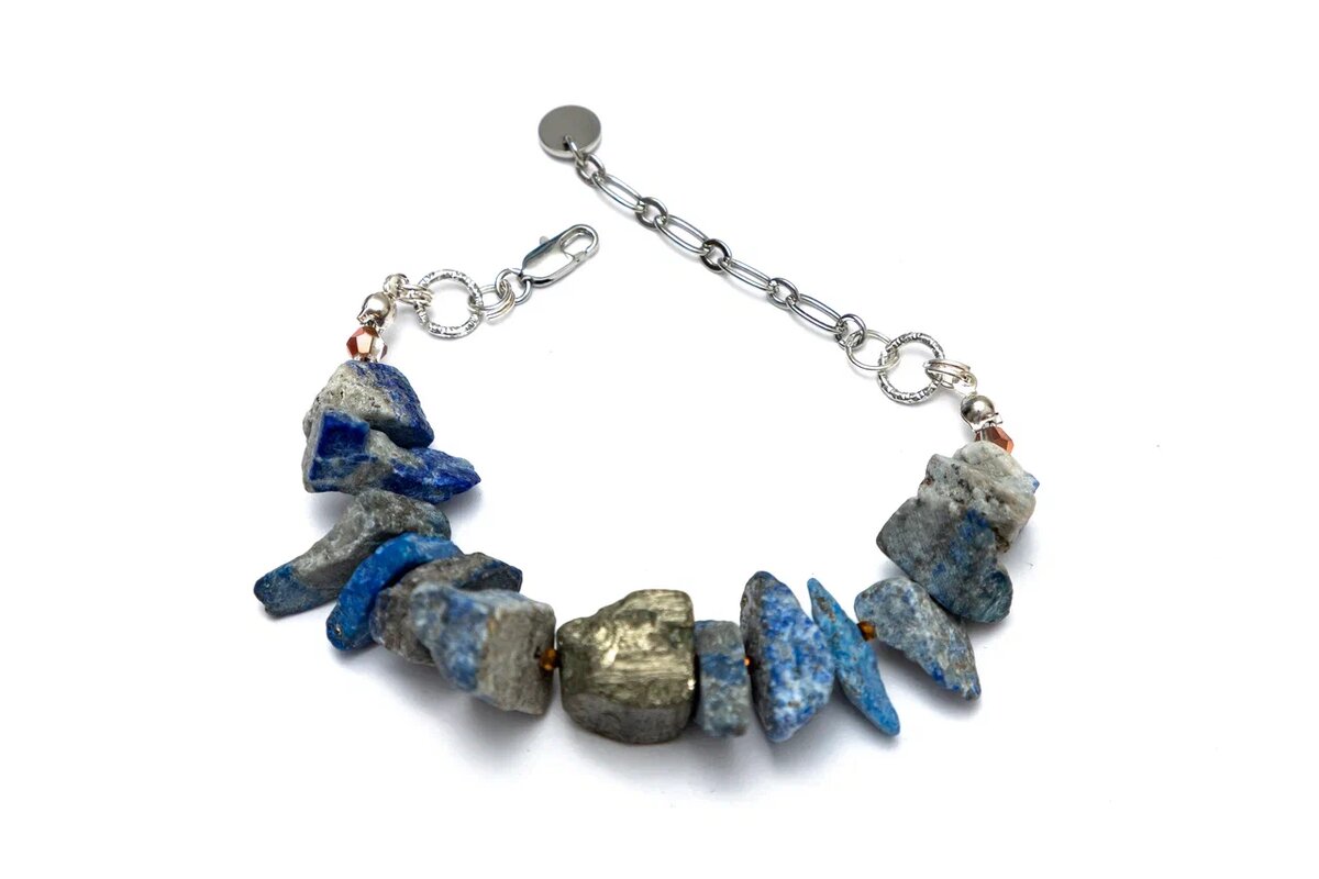 Браслет с лазуритом и пиритом работы нашей мастерской