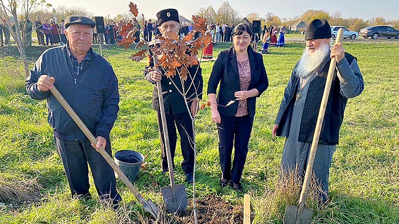    Единство поколений