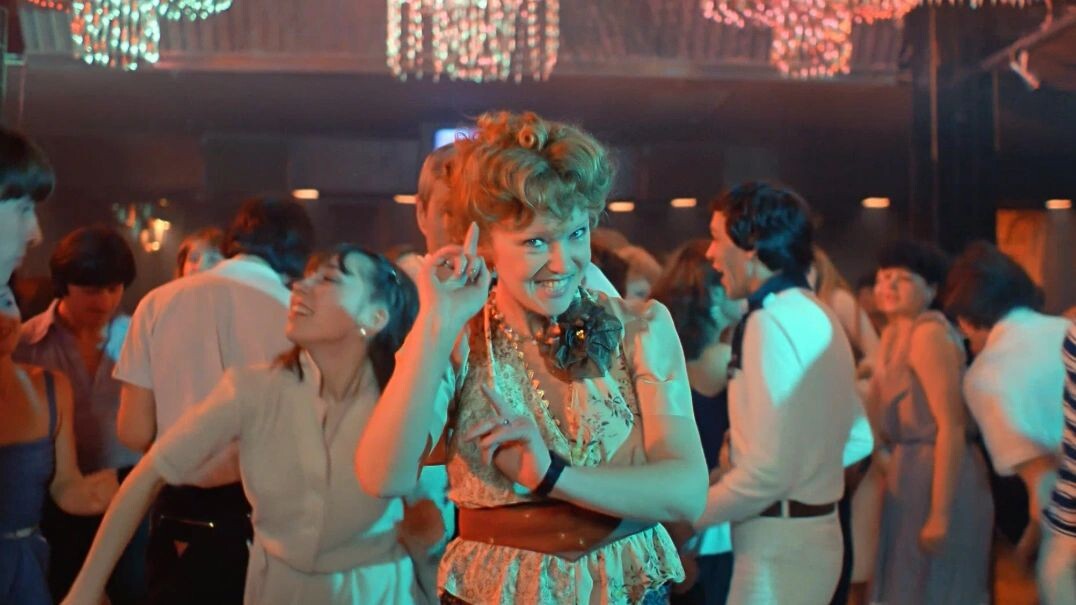    Людмила Гурченко в роли Раисы Захаровны. Скриншот из фильма «Любовь и голуби»/Мосфильм/Второе творческое объединение/ kinopoisk.ru