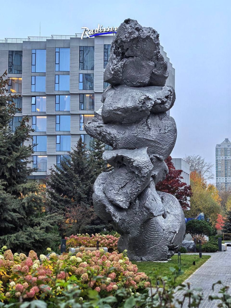 Руки б отбить автору. Честно. Даже если уже не жив.