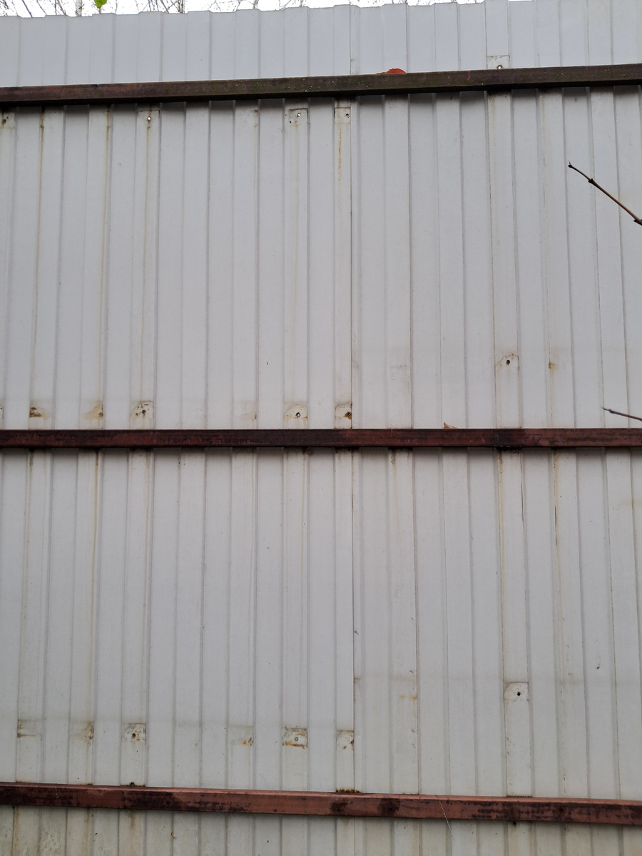 Так выглядят 150 м забора внутри нашего участка 20 соток  