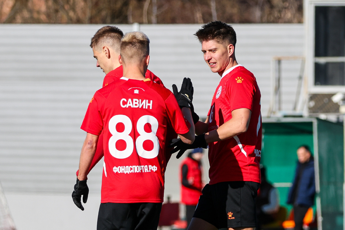 Контрольный матч «Знамя Труда» – «Динамо Вологда». Фото: Александр Бондарев