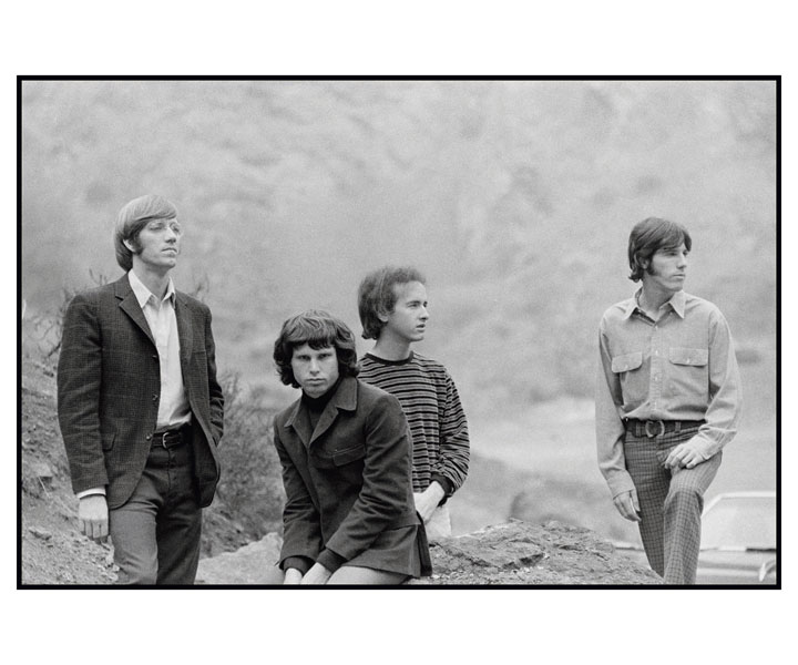  На этой фотографии группа в пещерах Бронсона. Снимок сделал Бобби Кляйн.