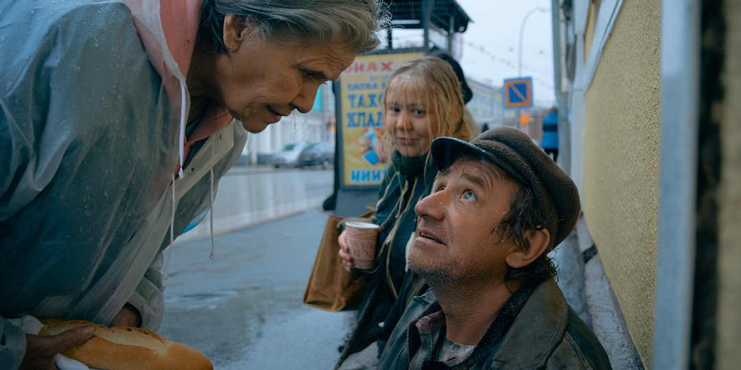 – Помогала БОМЖу у магазина, а через месяц он приехал на дорогой машине