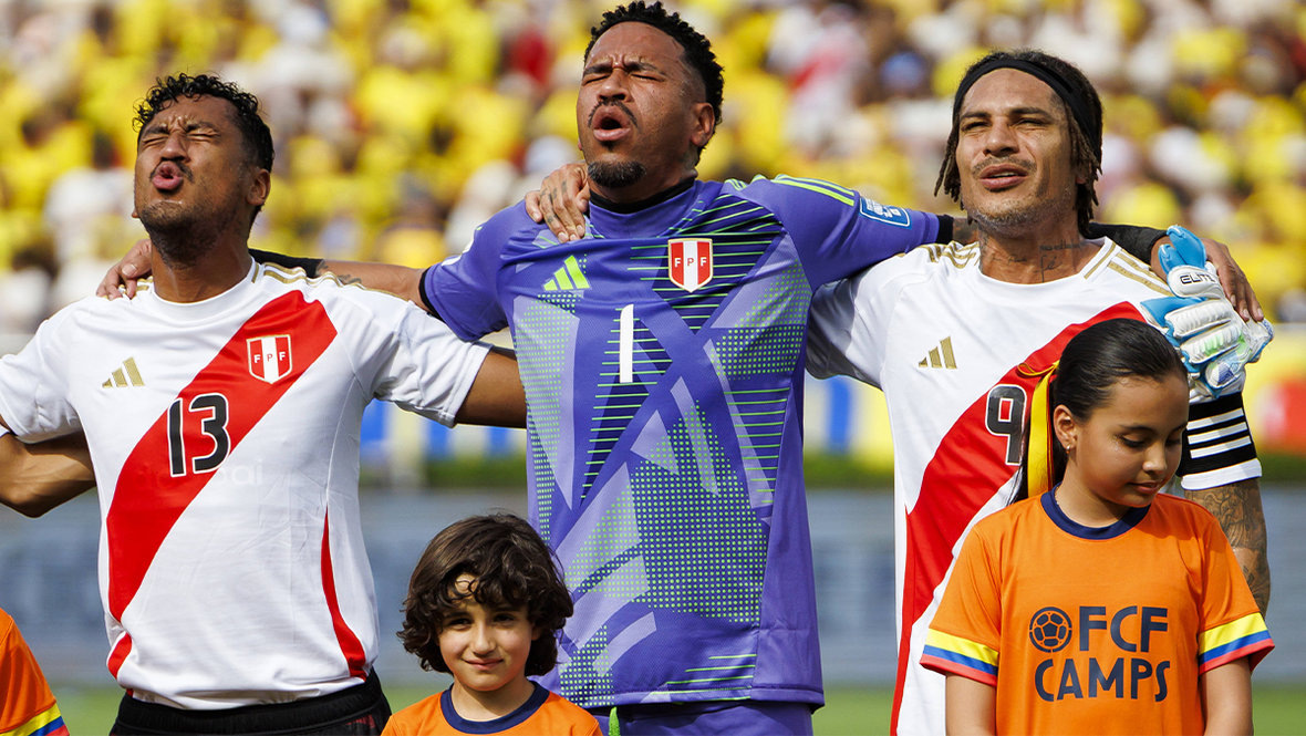    Ренато Тапиа, Педро Галлезе и Паоло Герреро. Global Look Press