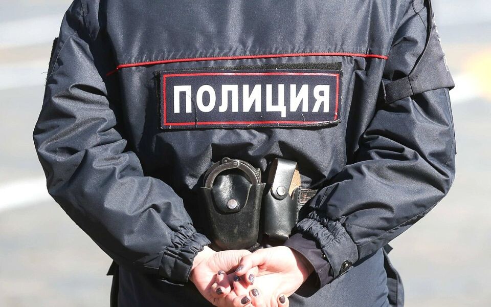    Младшим начальникам ряда подразделений алтайской полиции установили ежемесячную надбавку от губернатора