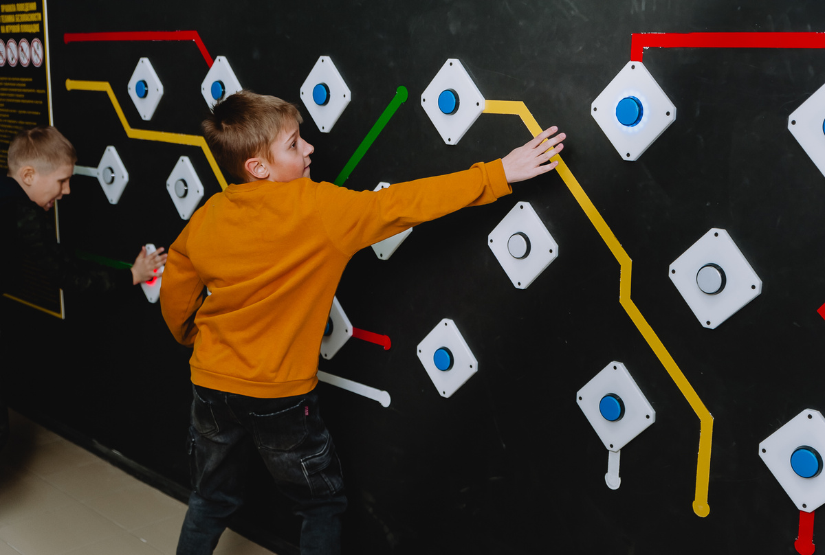 Кнопочный бой у Медведя