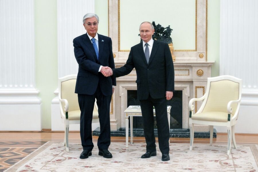    Президент России Владимир Путин и президент Казахстана Касым-Жомарт Токаев / Источник: © Григорий Сысоев/РИА Новости