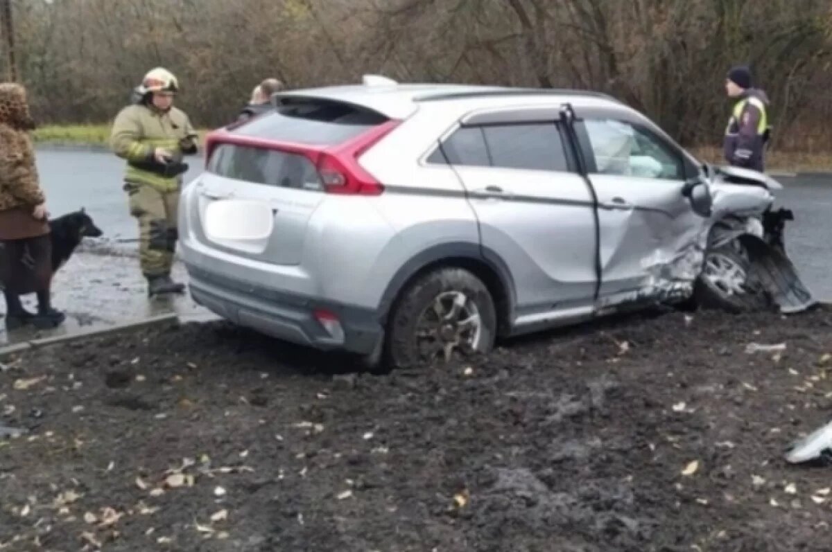    В Тольятти на перекрёстке столкнулись два легковых автомобиля