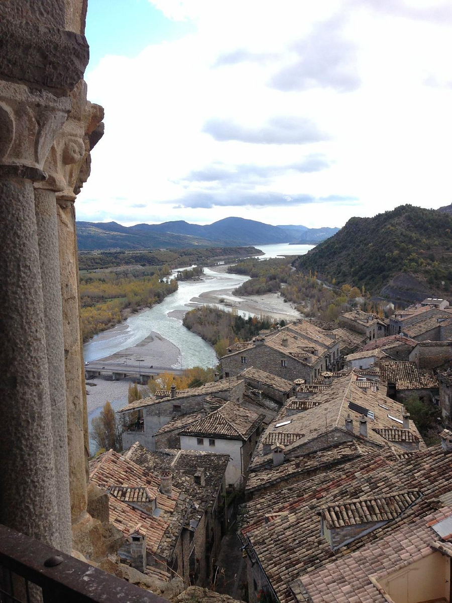 Айнса-Собрарбе https://www.tripadvisor.ru/Tourism-g1025023-Ainsa_Province_of_Huesca_Aragon-Vacations.html