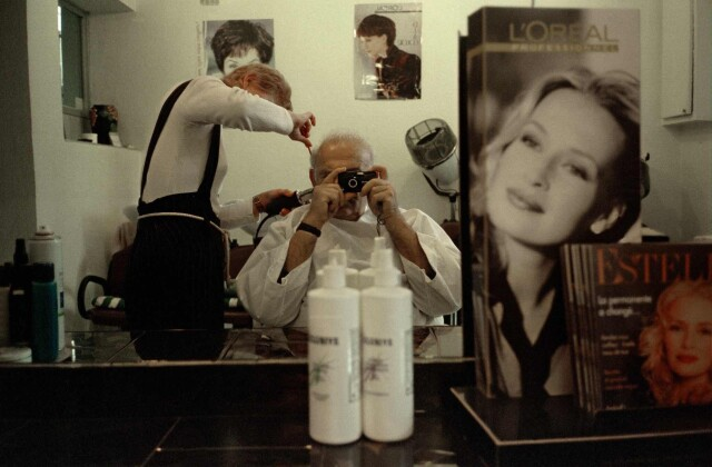 В парикмахерской, январь