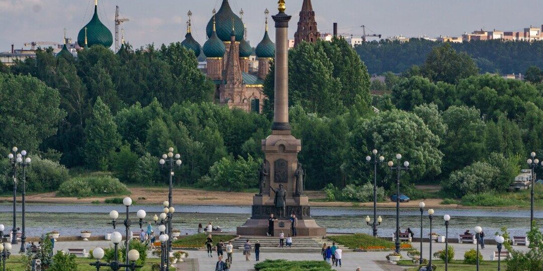 Открываем город который был столицей России.