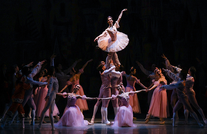     Балет «Щелкунчик» на сцене Мариинского театра в Санкт-Петербурге.Петр Ковалев/ТАСС