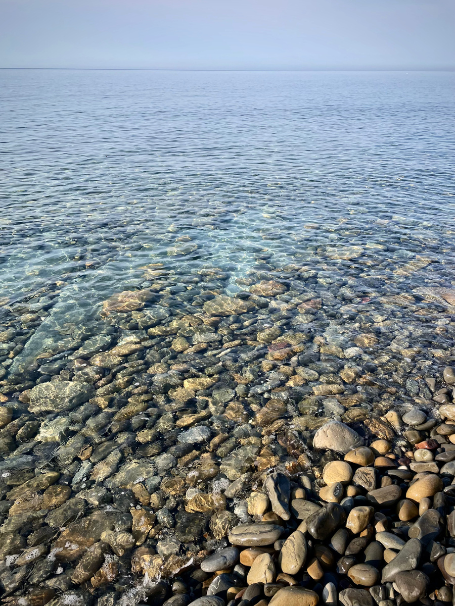 Вода как стекло! Дно видно далеко вперед