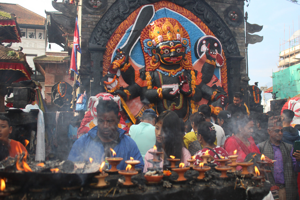 Огни площади Дурбар