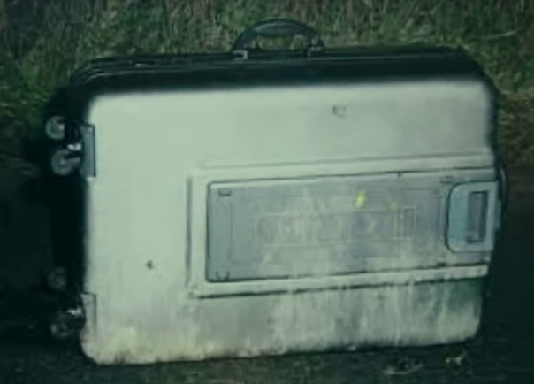 Фотография найденного чемодана