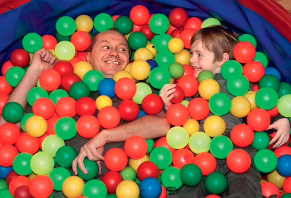 Андрей Панин со старшим сыном Александром в 2007 году