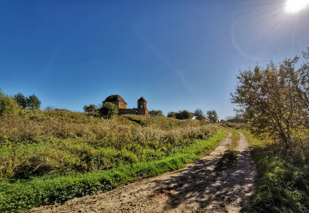 Супруты, Воскресенская церковь