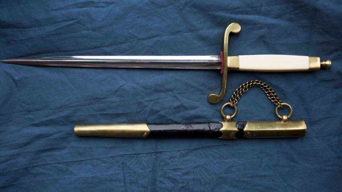 Кортик военно-морской офицерский, с прямым клинком образца 1820-х гг