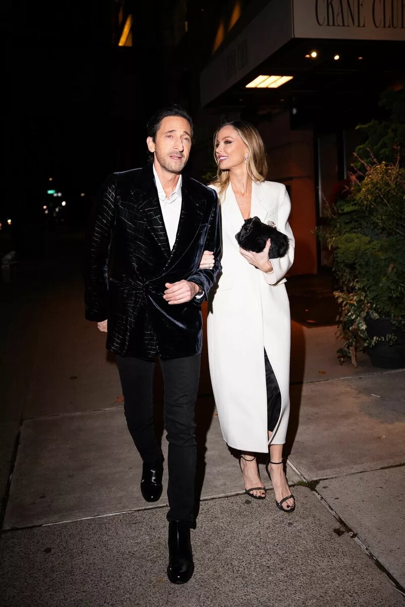 Эдриан Броуди и Джорджина Чапман📷
