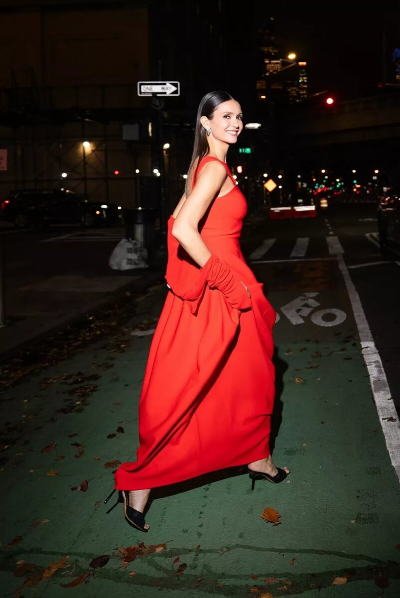 Нина Добрев📷
