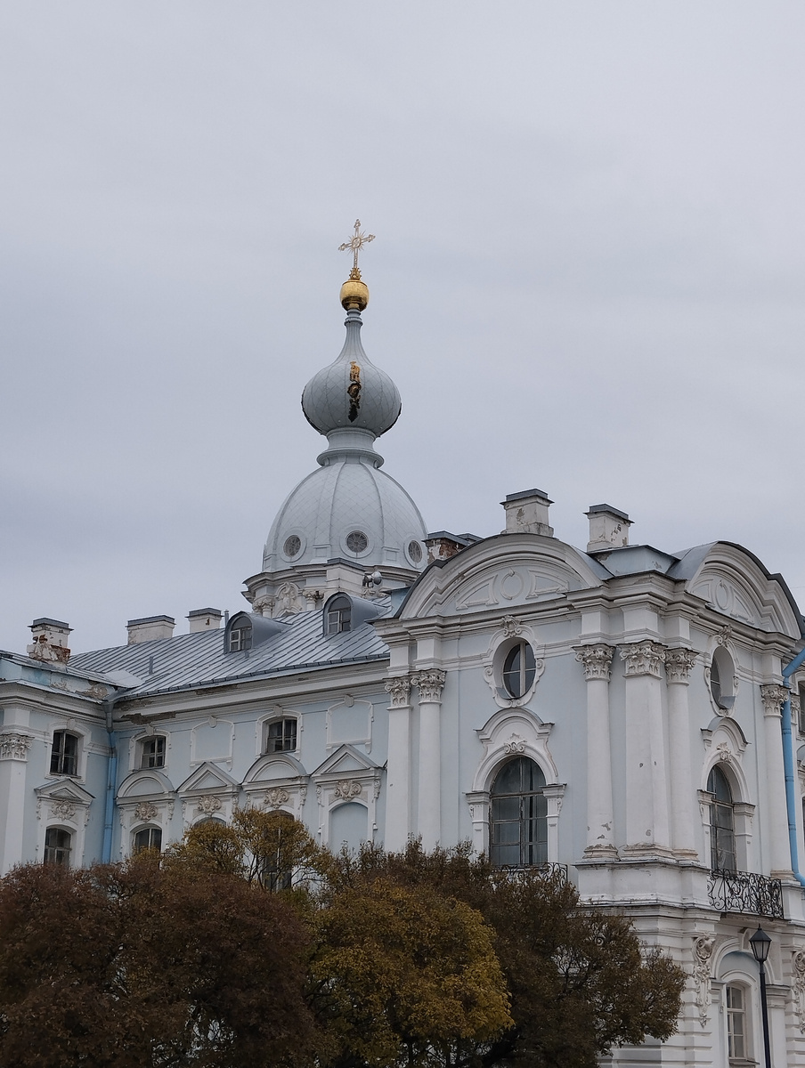 Смольный собор