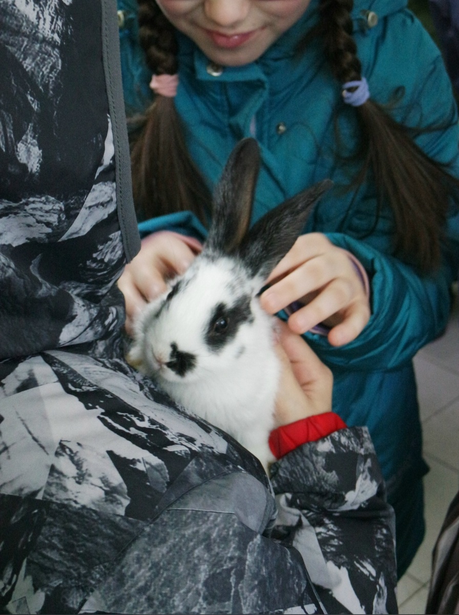 листать вправо