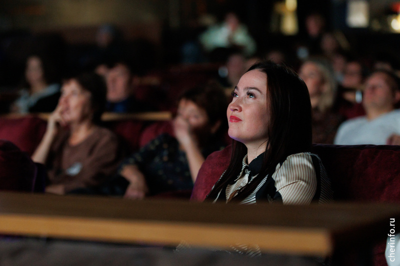    Ленту "Иван Милютин. Человек, меняющий пространство" снял режиссер и тележурналист Валерий Татаров. Премьера прошла 11 ноября в кинотеатре "Рояль-Вио".