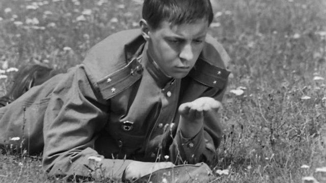 Кадр из к/ф "В бой идут одни старики"