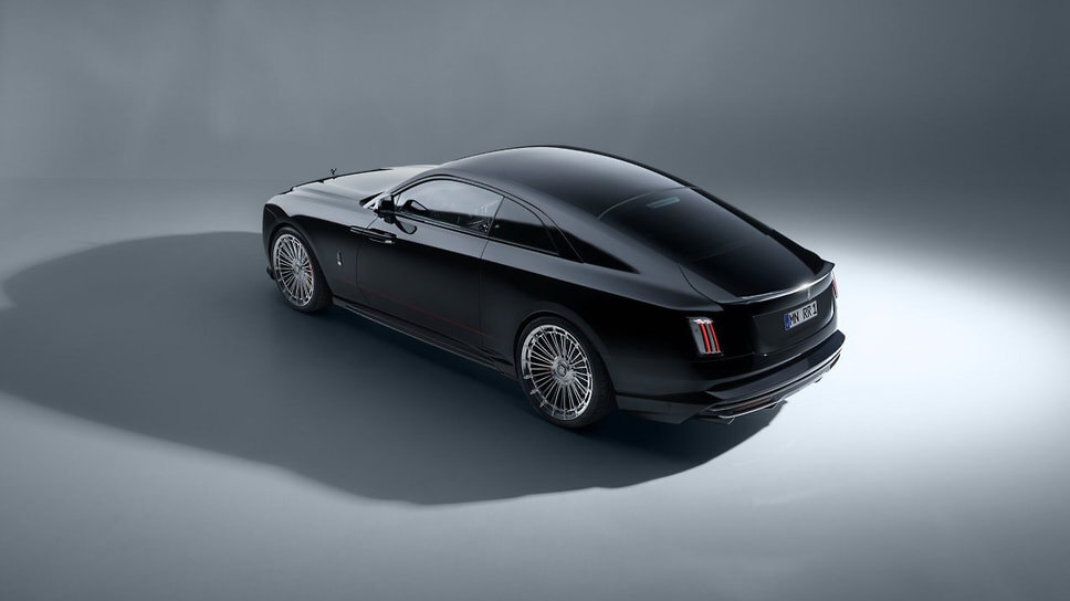 Rolls-Royce Spectre Black Badge.📷Фото: Novitec